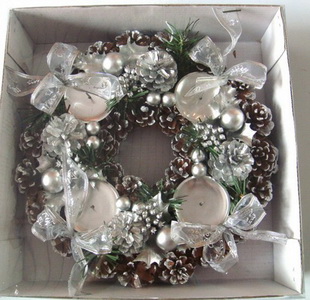 silver ribbon candle holder