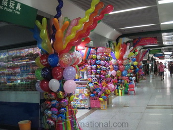 yiwu inflatable toys market photo