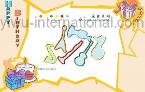 musical instruments shape rubber bands photo