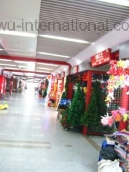 Yiwu Christmas Items Sell Well These Days Photo